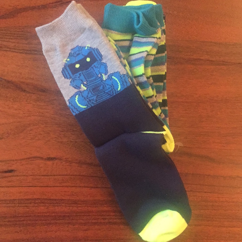 Cat & Jack Boy’s Crew Socks Sz M (shoe sz 9- 2.5) - Picture 1 of 6